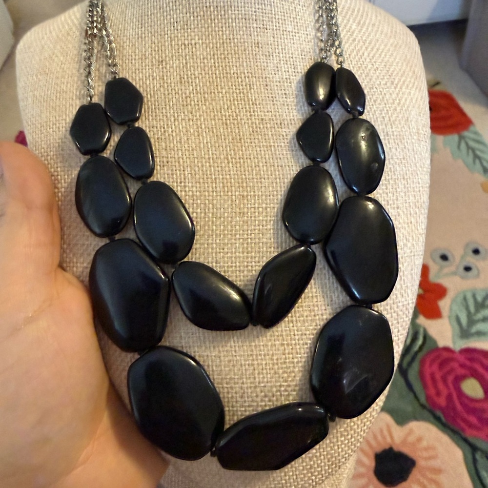 Chic Black Pebble Necklace‎
